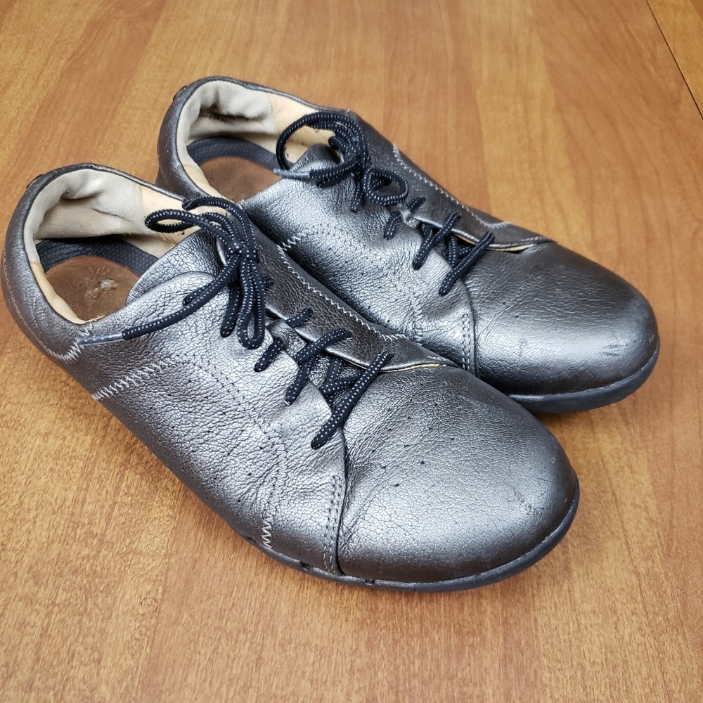 Clarks | Artisan Metallic Sliver Unstructured Sz 8
